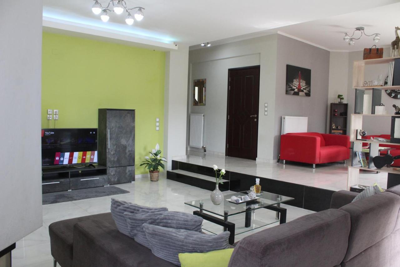 Daire Kallia's Modern