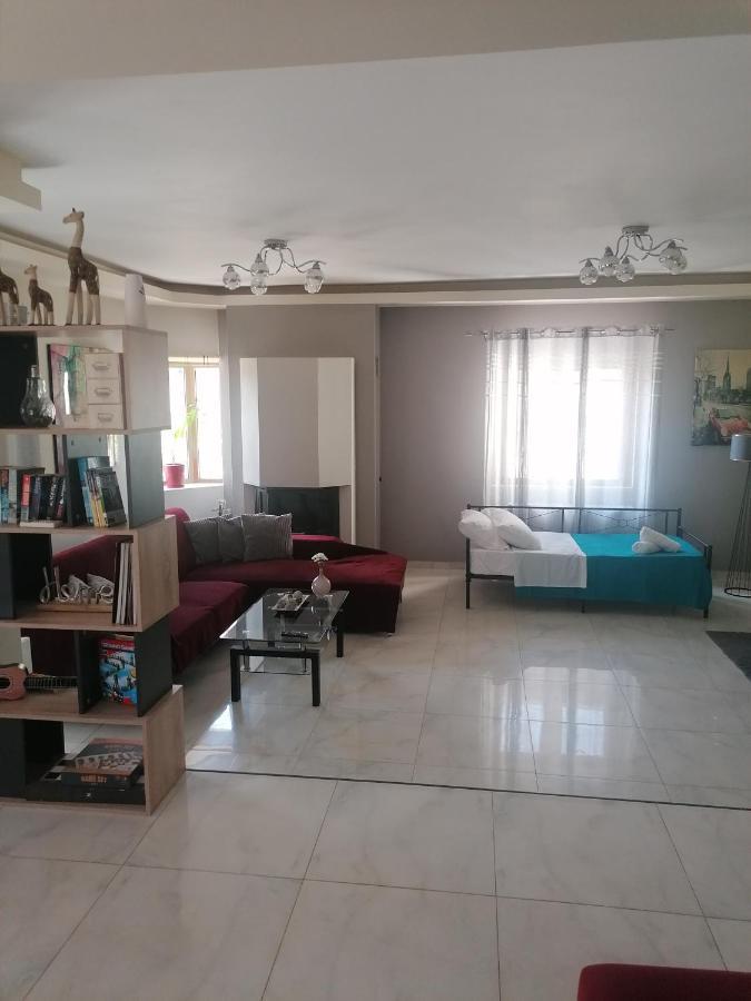Kallia's Modern