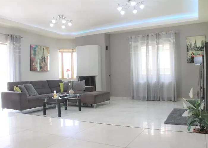 Kallia\'S Modern Apartment